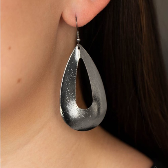 Hand It OVAL! - Black Earrings
